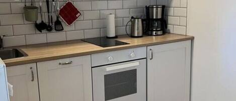 Electric kettle, toaster