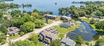 Cozy 3-br Oshkosh condo on Lake Winnebago canal. EAA, Lifest, XRoads, 