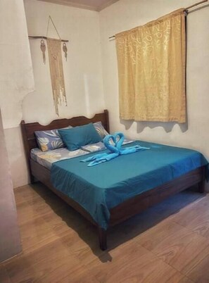 1 bedroom, WiFi, bed sheets - Studio room, WI-FI, Hotshower, Aircon

 (General Luna)