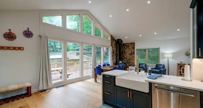 Atlas Hideaway Modern Retreat!