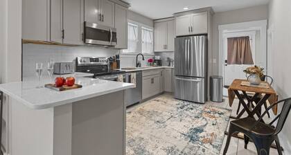 Downtown - Sleeps 8 - We Love Doggies!
