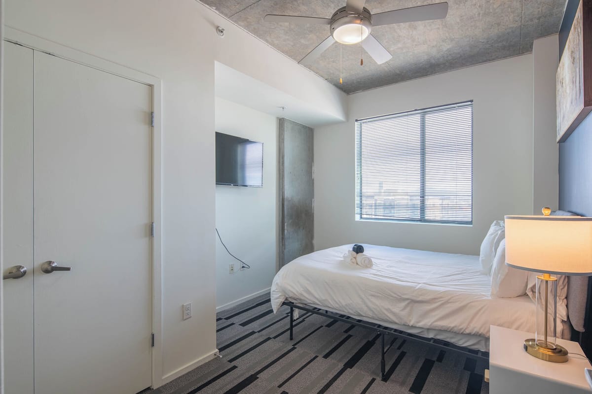 Premier appartement, 2 slaapkamers, keuken | 2 slaapkamers, een bureau, een laptopwerkplek