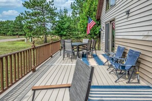 Outdoor dining - Rec Garage ~ Fire Pit ~ Pool ~ Sauna ~ Views (Danbury)