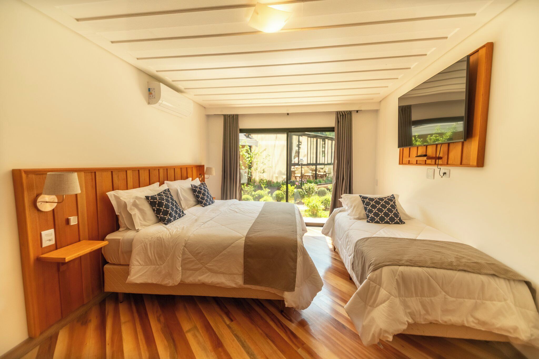 Roupas de cama antialérgicas, individualmente mobiliados, escrivaninha