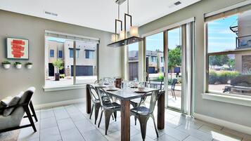 Luxury House, Mountain View | In-room dining
