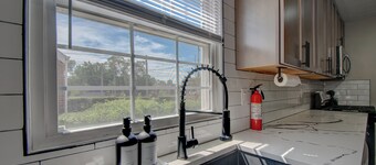 Stylish Home Near BP/Hospitals