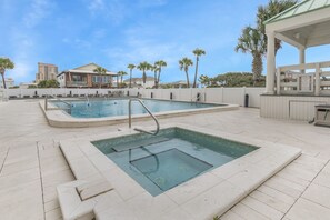 Beheizter Pool