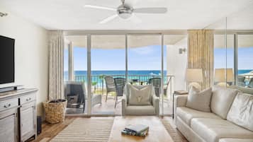 Smart TV, reproductor de DVD, libros y estéreo