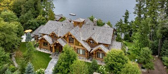 Stunning 8 bed 8 bath cottage on Lake Rosseau with boathouse!