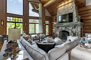 TV, fireplace, foosball, stereo