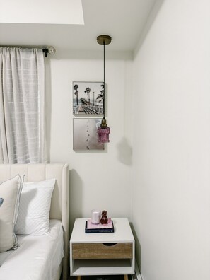 1 habitación, tabla de planchar con plancha, wifi gratis y ropa de cama