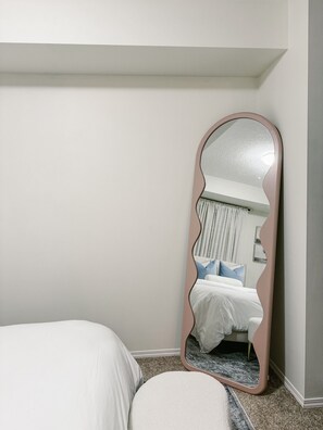 1 chambre, fer et planche à repasser, Wi-Fi gratuit, draps fournis