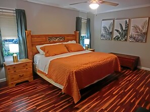 3 bedrooms, desk, iron/ironing board, travel cot