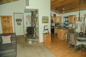 Smart TV - Tahoe Donner mountain retreat: fire pit, beach club, and trails (Truckee)