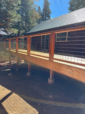 Property grounds - Cozy 3 Bedroom home in Tahoe Donner.  (Truckee)