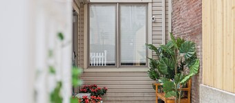 Walk to PNC & Acrisure, King Bed, Spa Baths, Outdoor Oasis, 2 Private Parking