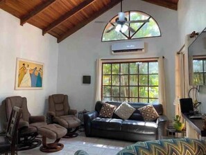 Smart TV - Vacation villa in Tamarindo
(Tamarindo)
