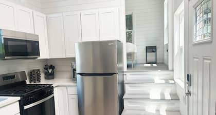 Guava Cabin @ Vinyard Winery, 6 Adults, 2 Kids, Wifi, AC, Fallbrook