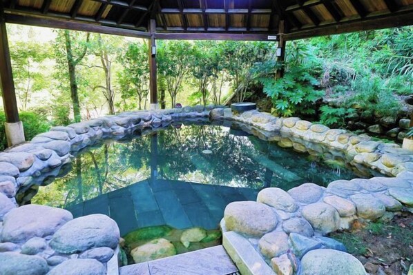 View from property - Chengmao Intoxication Hot Spring Hotel (Huangshan)