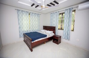 6 chambres, fer et planche à repasser, Wi-Fi, literie fournie