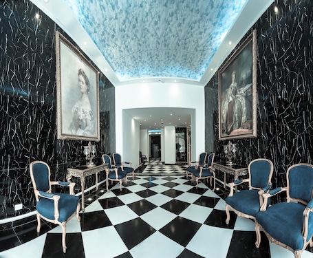 Entrada interior. Victoria Cairo Hotel