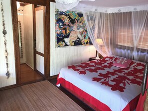 2 bedrooms, in-room safe, iron/ironing board, travel crib