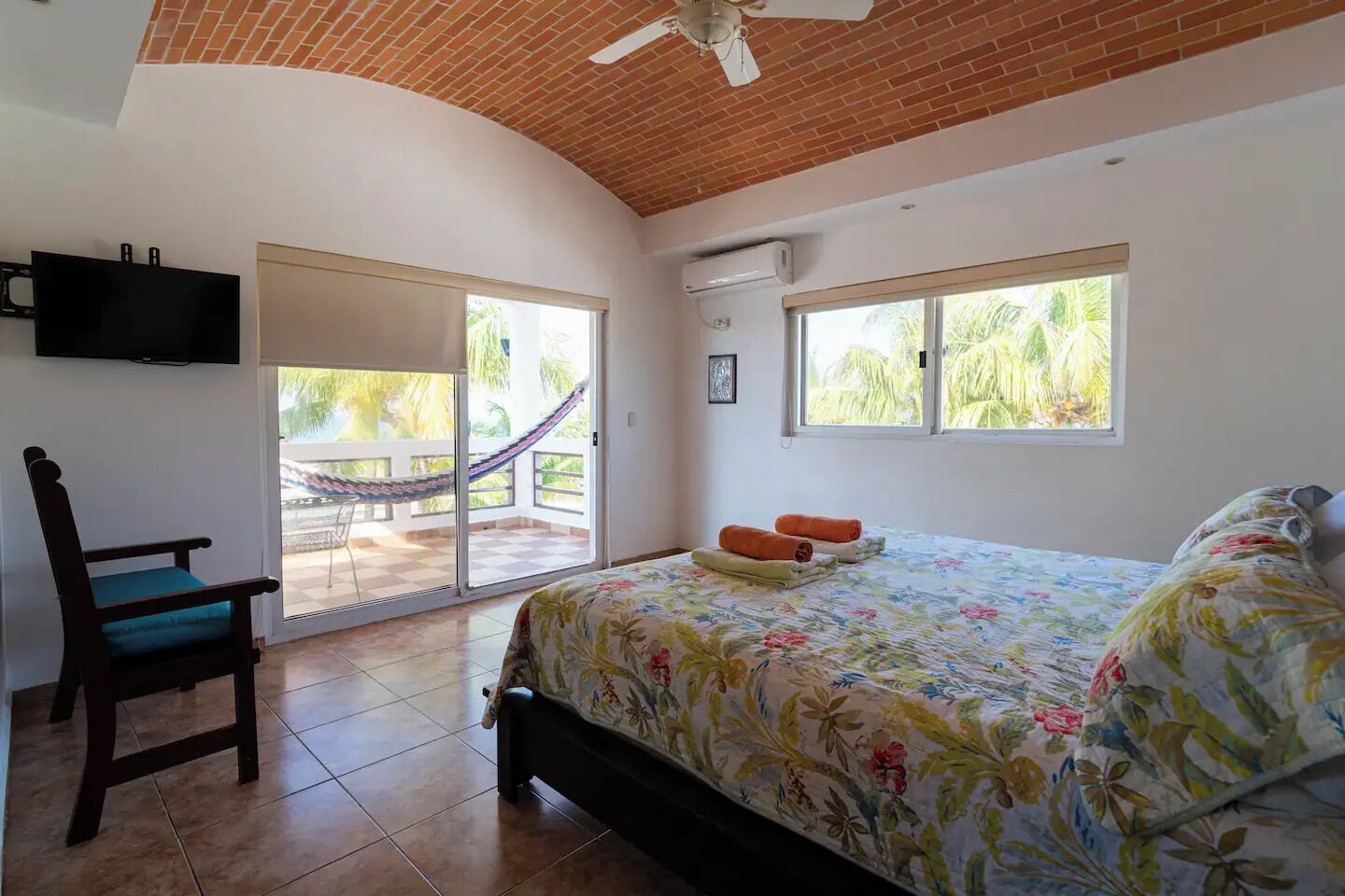 4 bedrooms, free WiFi, bed sheets
