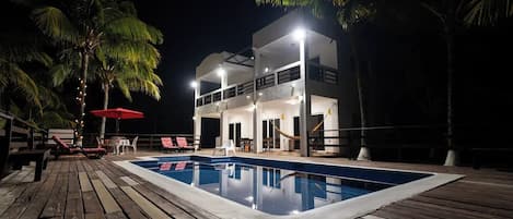 Piscine extérieure
