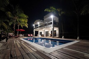 Piscina a l'aire lliure 