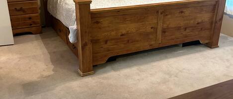 4 bedrooms, WiFi, bed sheets