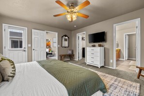 7 bedrooms, desk, iron/ironing board, travel cot