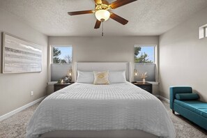 2 Schlafzimmer, Schreibtisch, Bügeleisen/Bügelbrett, Reisekinderbett