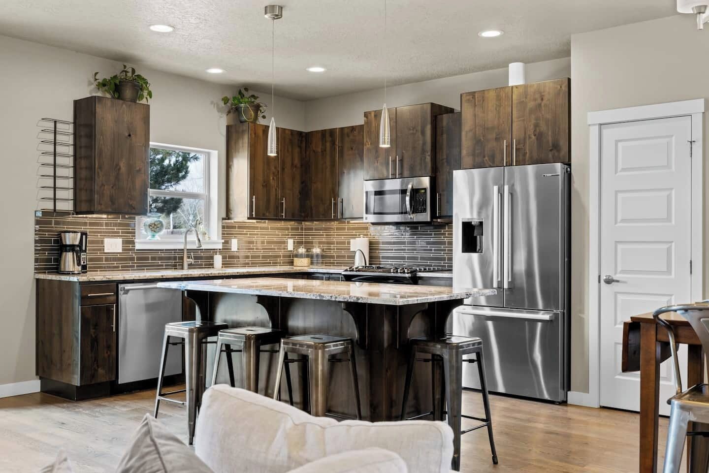 ثلاجة، ميكروويف، فرن، موقد طهي مسطح