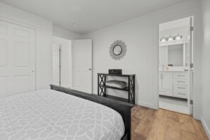 3 chambres, fer et planche à repasser, lit parapluie, Wi-Fi gratuit