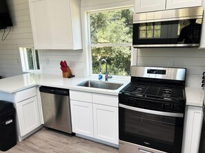 Microwave, oven, stovetop, dishwasher