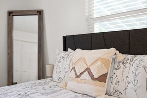 3 bedrooms, desk, iron/ironing board, travel cot
