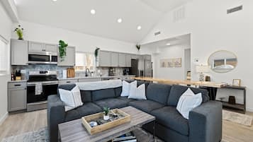 Een smart-tv en een kantoor