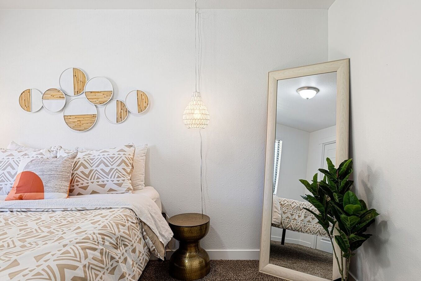 2 soverom, strykejern/-brett, wi-fi (inkludert) og sengetøy