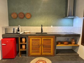 Comfort Apartment, Balcony | Private kitchen | Mini-fridge, microwave, stovetop, cookware/dishes/utensils