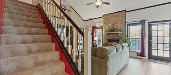 4-Bedroom House with Private Pool near Cowboy Stadium and DFW