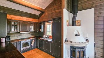 Fridge, dishwasher, coffee/tea maker
