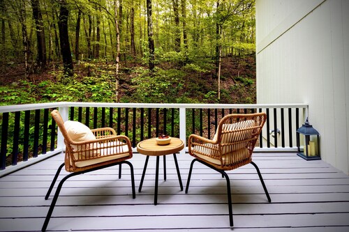 Rhinebeck Inn Suite with a Private Deck