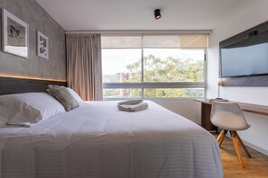 1 bedroom, in-room safe, desk, iron/ironing board