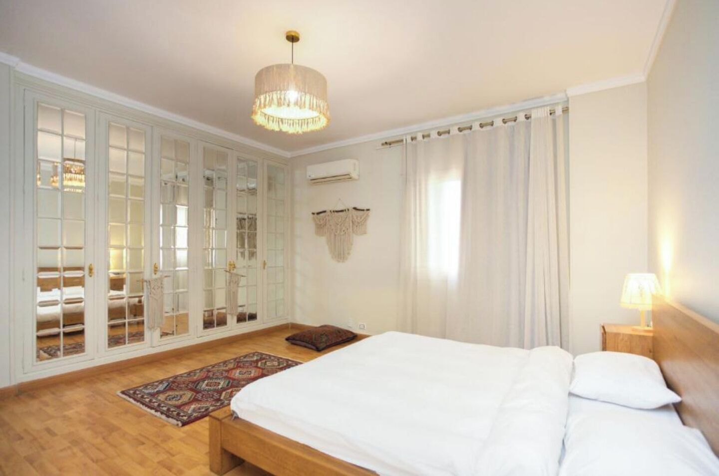 3 slaapkamers, een strijkplank/strijkijzer, wifi, beddengoed