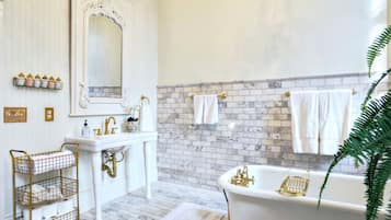 Hårtørrer, håndklæder, Sæbe, Toiletpapir