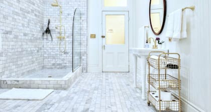 Entire Above Gallery Suites - enjoy the entire second floor above the gallery!