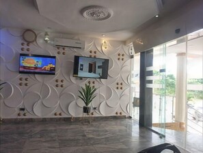 Interior entrance - Keem Hotel and Suites (Abeokuta)