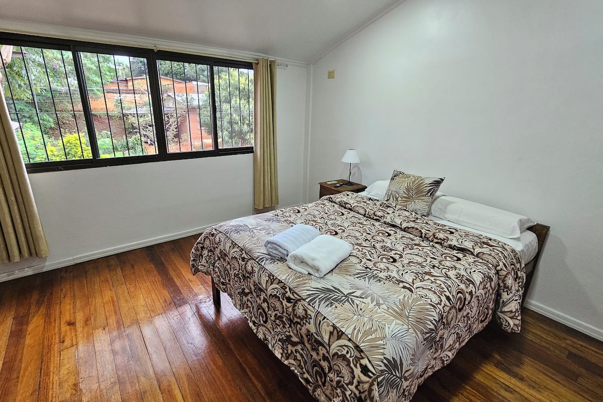 1 quarto, roupas de cama antialérgicas, cofres nos quartos
