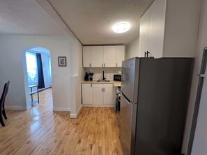 Private kitchen - Rustic Ramsay Retreat by Calgary Stampede/Inglewood/Elbow River w/ Parking (Calgary)