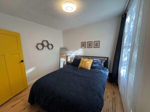 1 bedroom, iron/ironing board, WiFi, bed sheets - Rustic Ramsay Retreat by Calgary Stampede/Inglewood/Elbow River w/ Parking (Calgary)